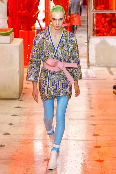 Look 29